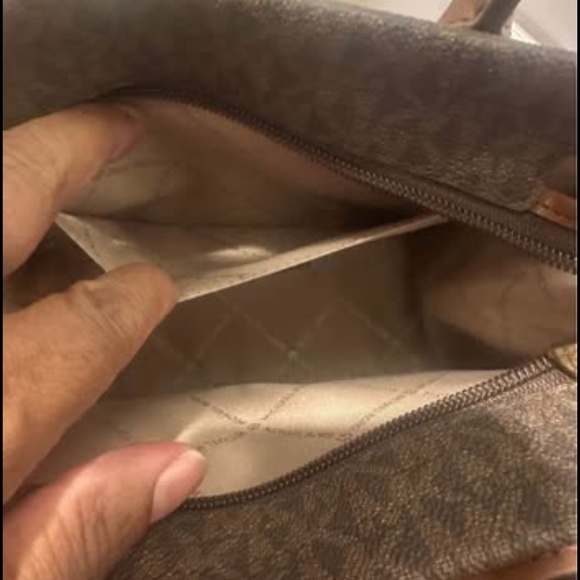 Michael Kors Mirella Women’s MD Crossbody Tote Bag. - Picture 5 of 9